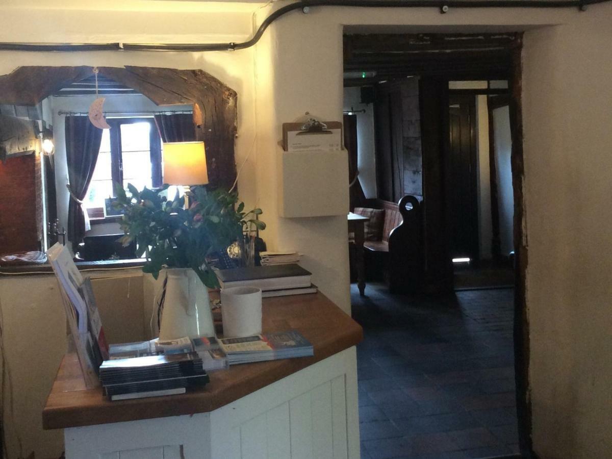 The Half Moon Rushall Ip21 4qd Bed & Breakfast Pulham