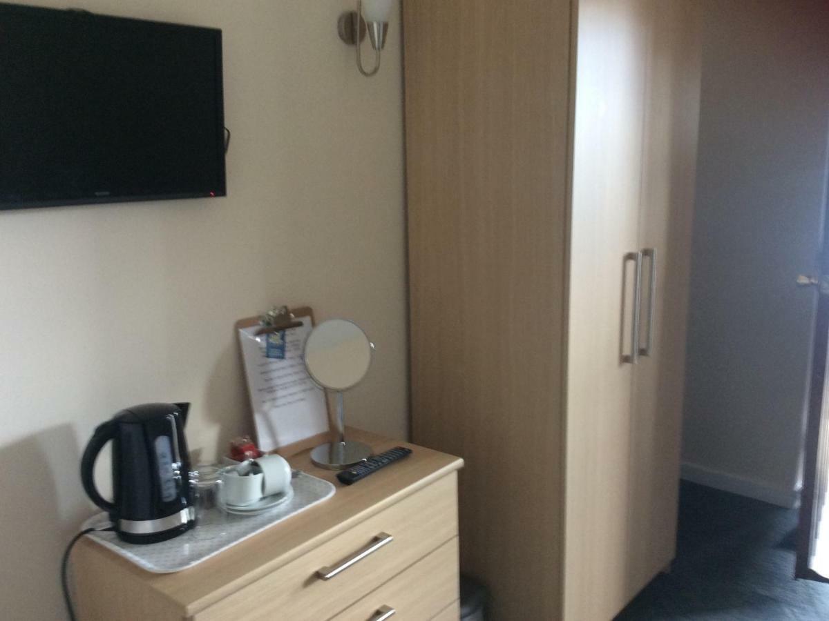 The Half Moon Rushall Ip21 4qd Bed & Breakfast 2*