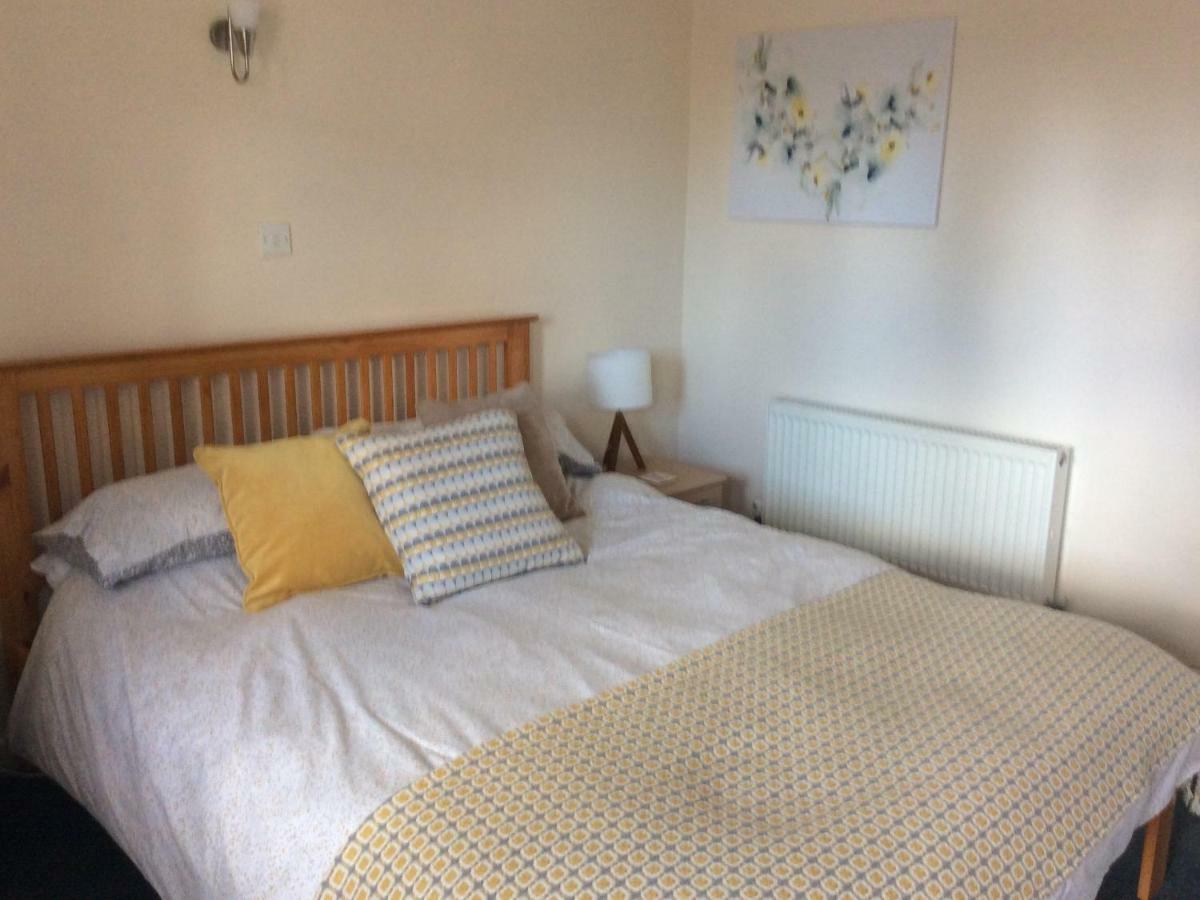 The Half Moon Rushall Ip21 4qd Bed & Breakfast 2*